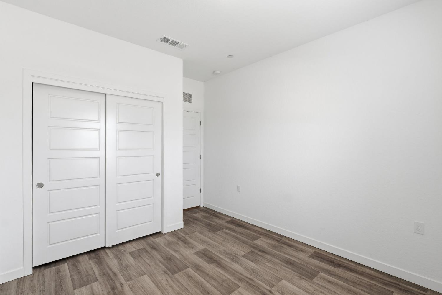 802 Atlantica Dr S, Madera, CA 93636