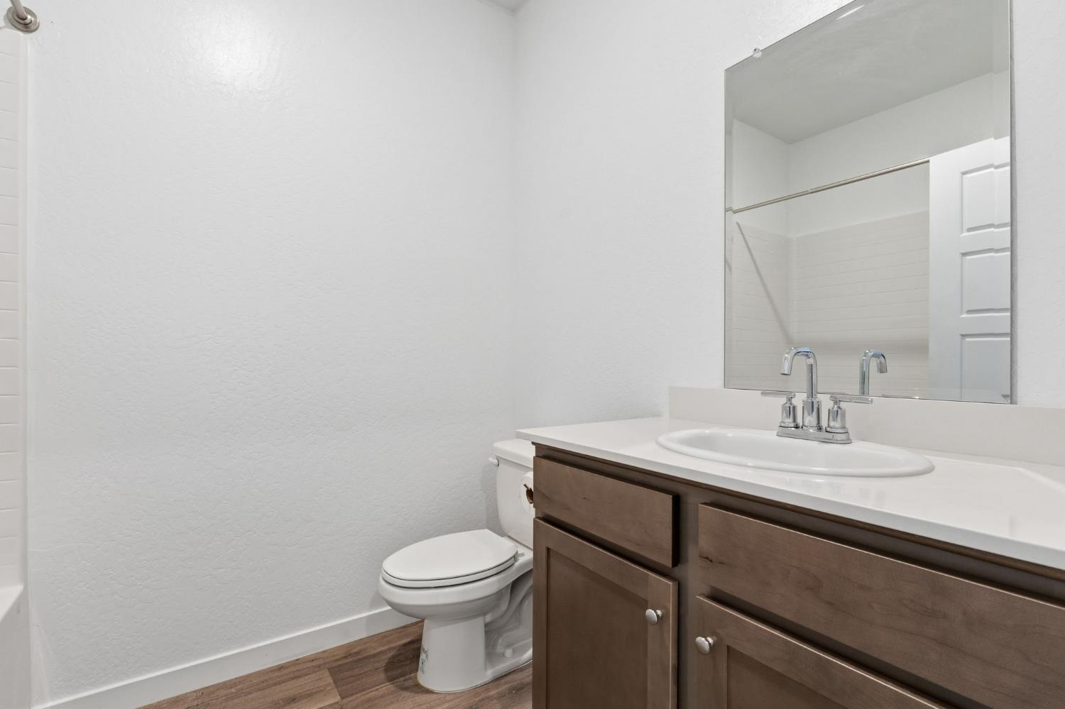 802 Atlantica Dr S, Madera, CA 93636