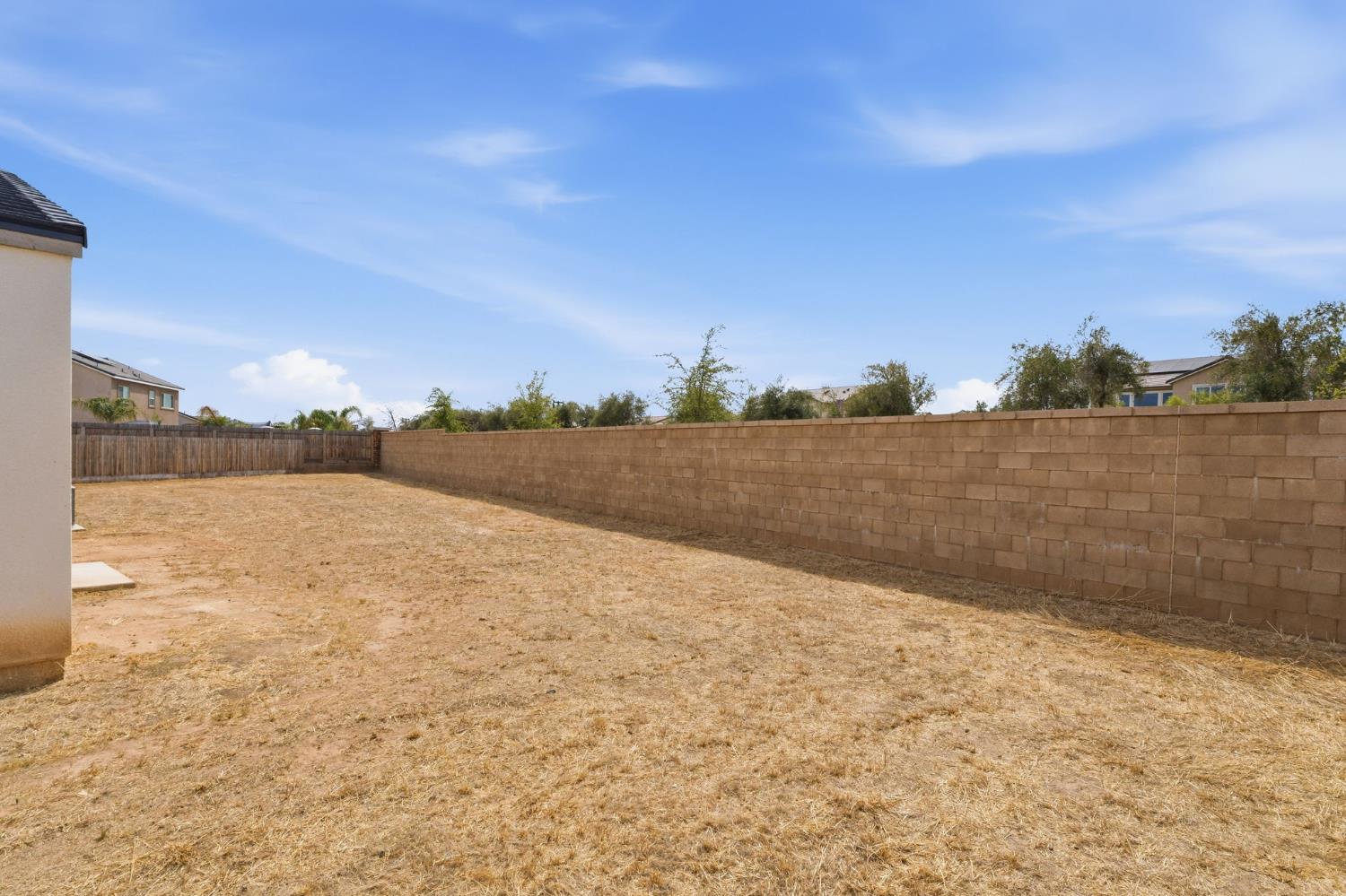 802 Atlantica Dr S, Madera, CA 93636