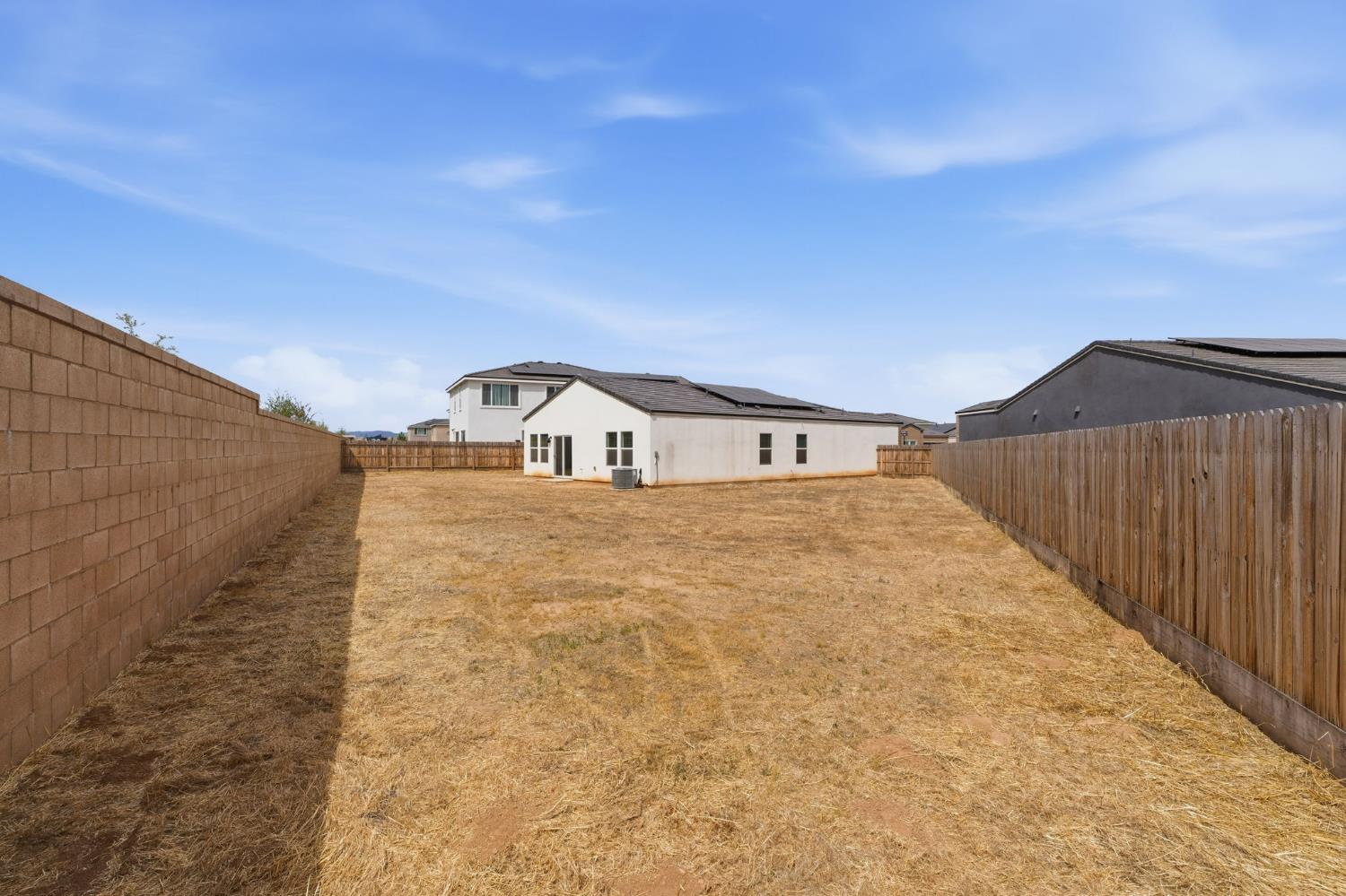 802 Atlantica Dr S, Madera, CA 93636