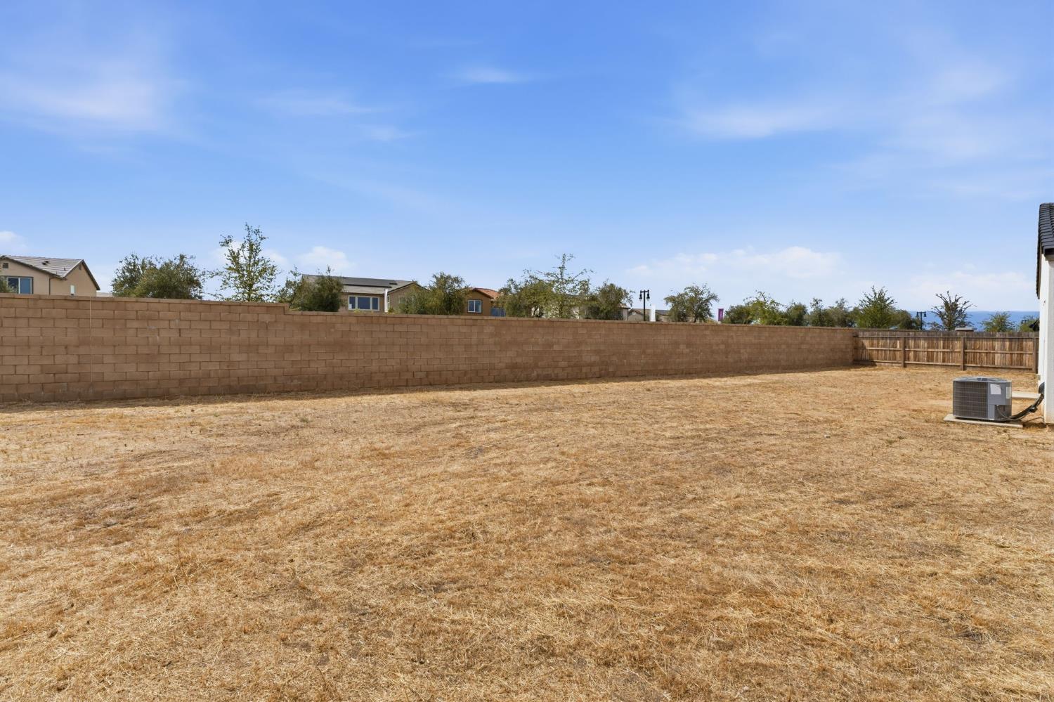 802 Atlantica Dr S, Madera, CA 93636