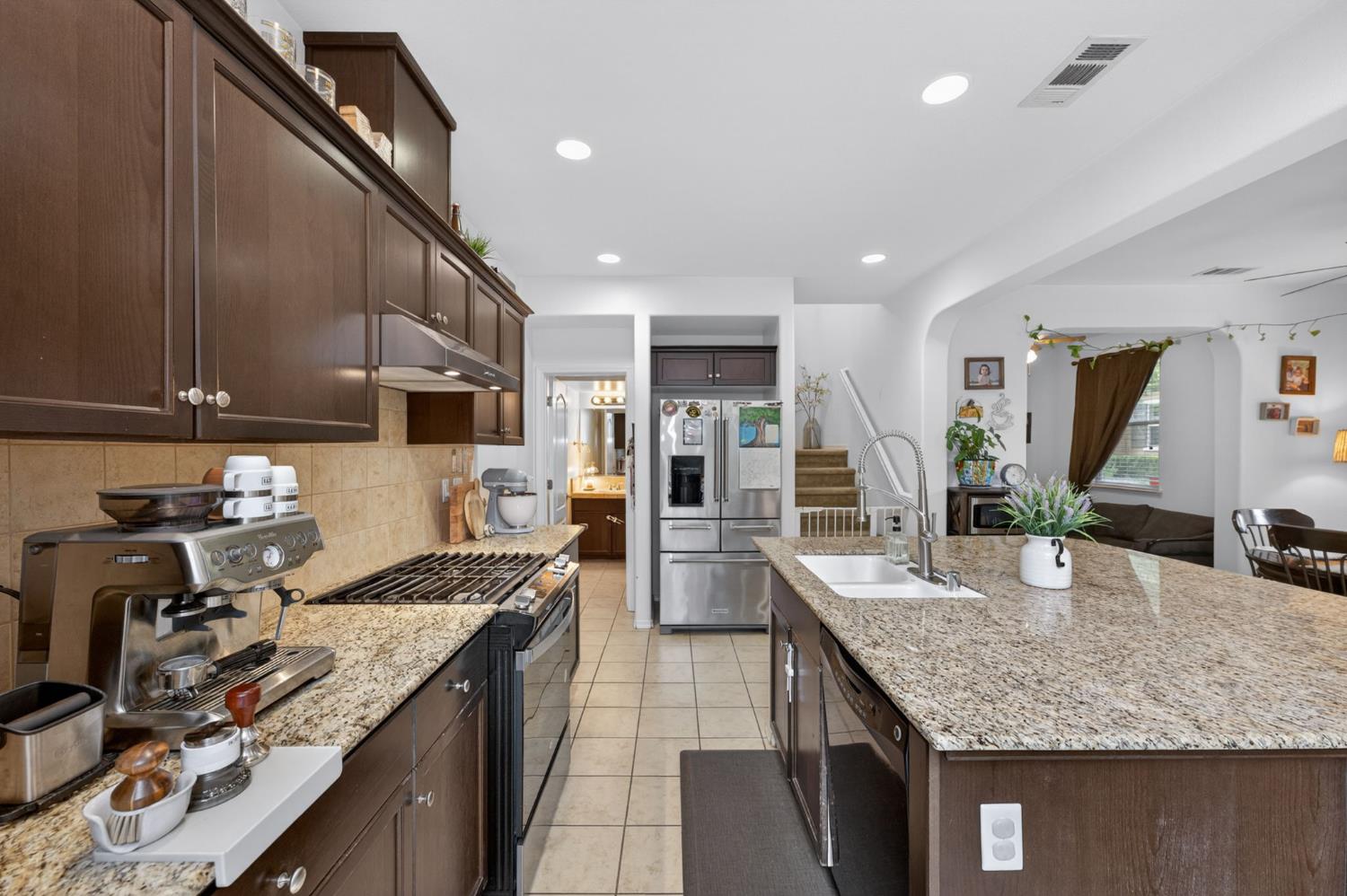 4158 Trenton Ave, Clovis, CA 93619