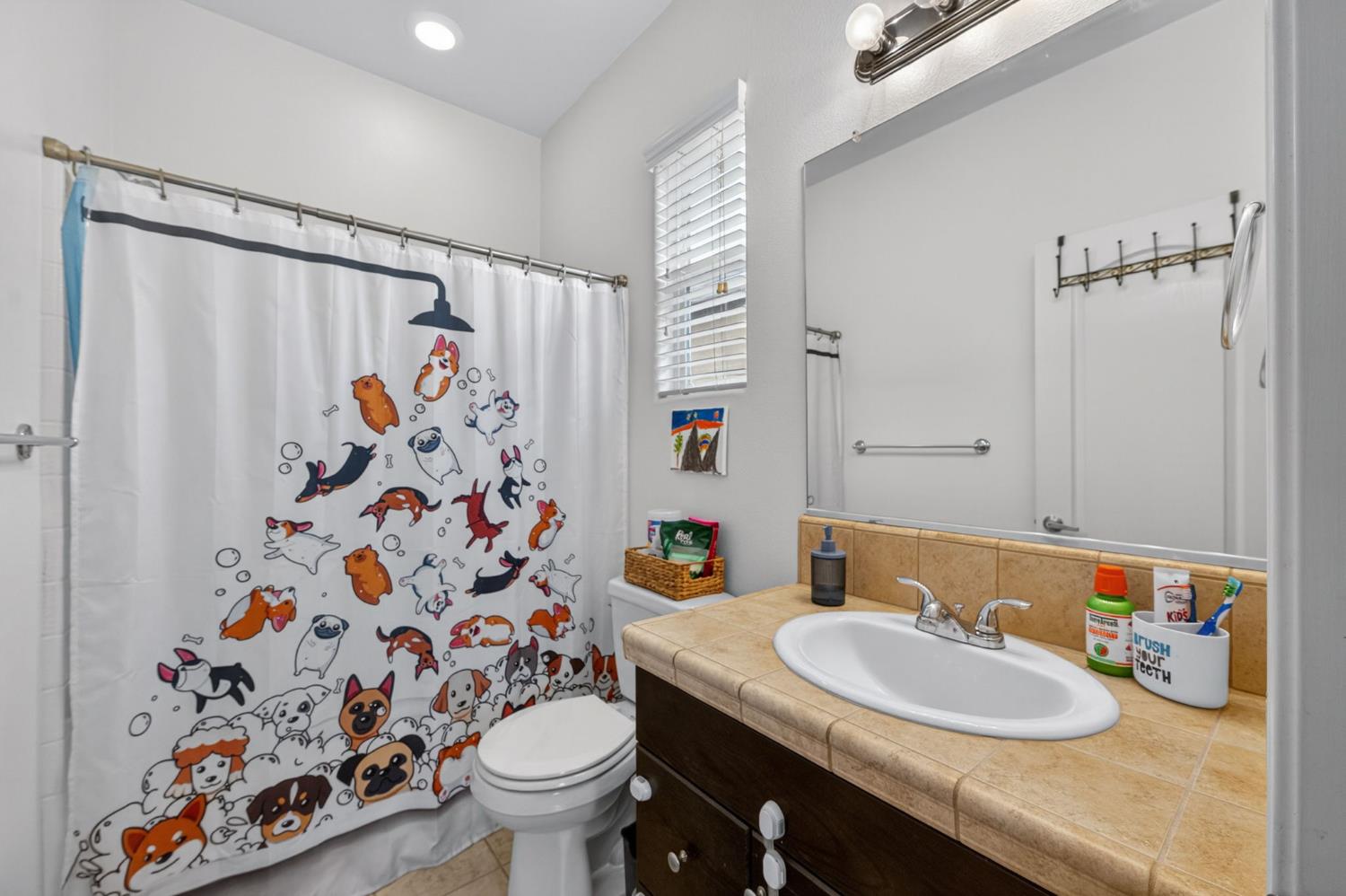 4158 Trenton Ave, Clovis, CA 93619
