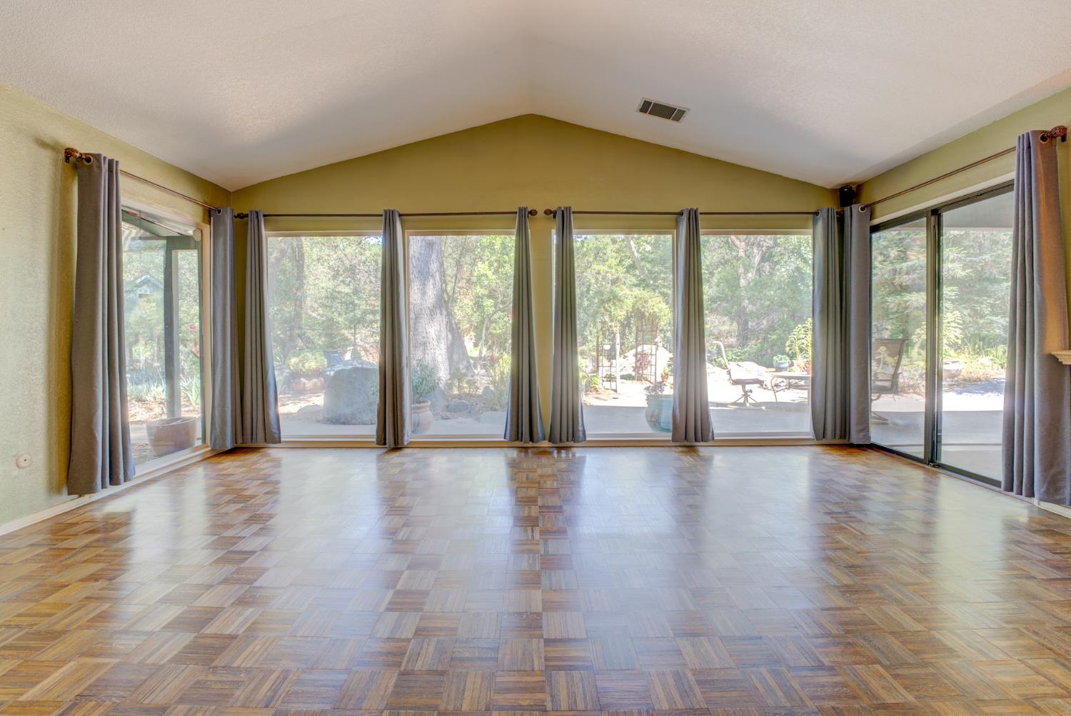 33720 Globe Dr, Springville, CA 93265