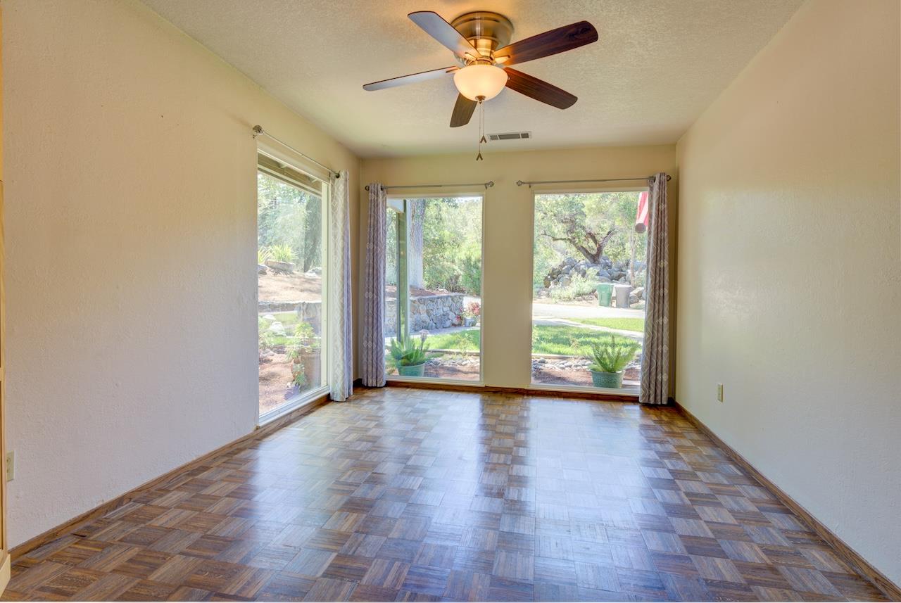 33720 Globe Dr, Springville, CA 93265