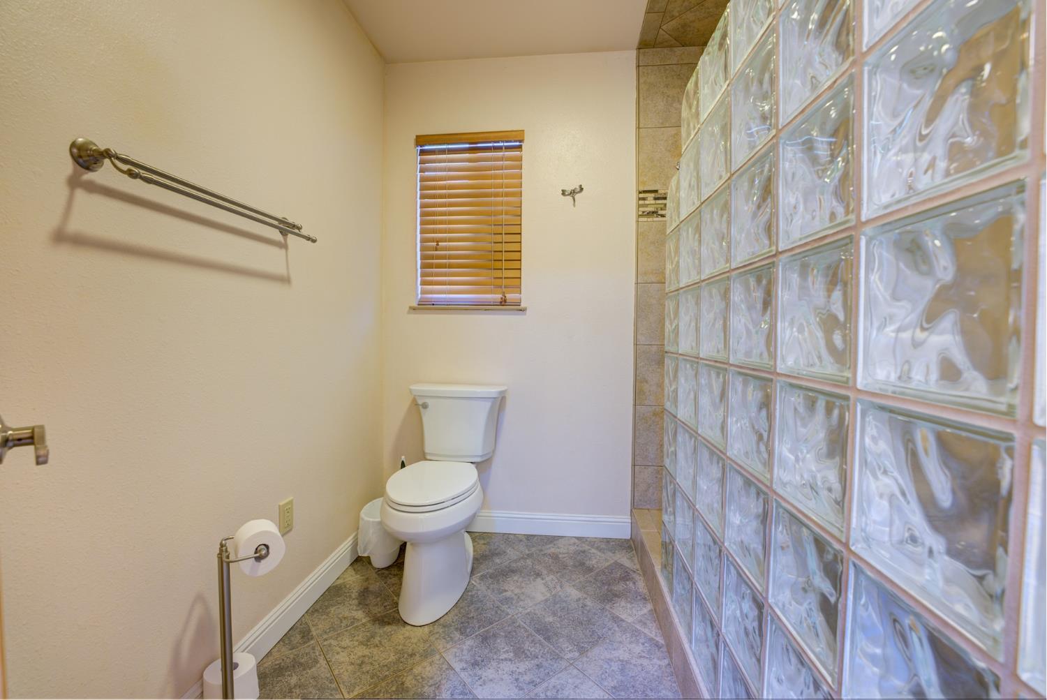 33720 Globe Dr, Springville, CA 93265