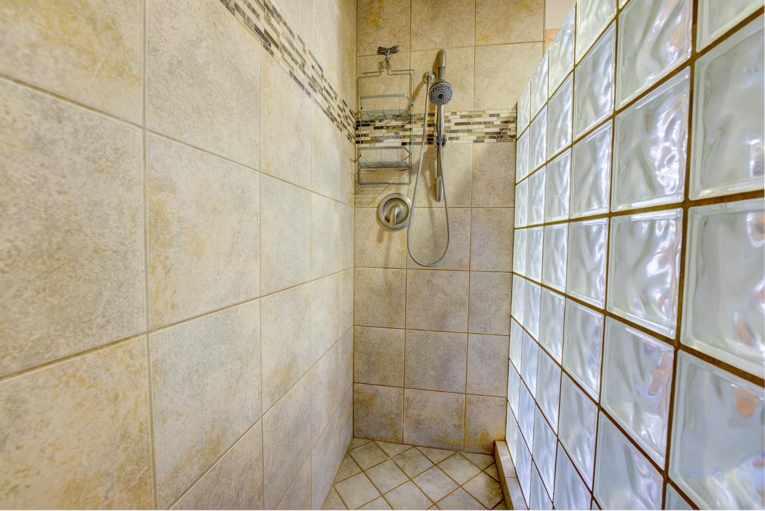 33720 Globe Dr, Springville, CA 93265