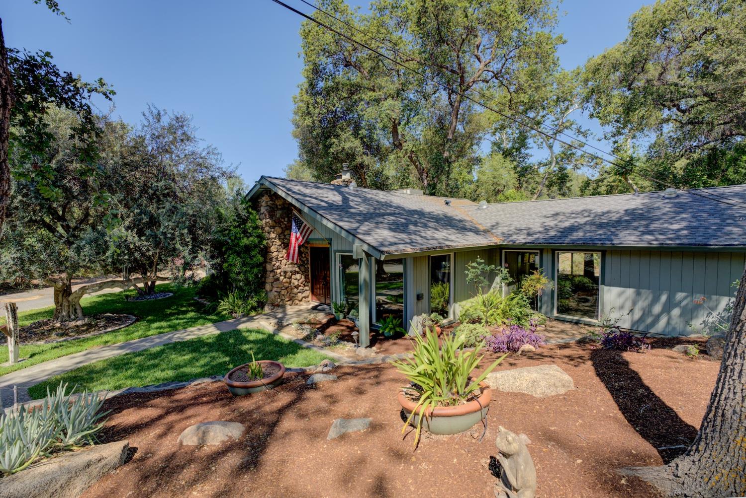 33720 Globe Dr, Springville, CA 93265