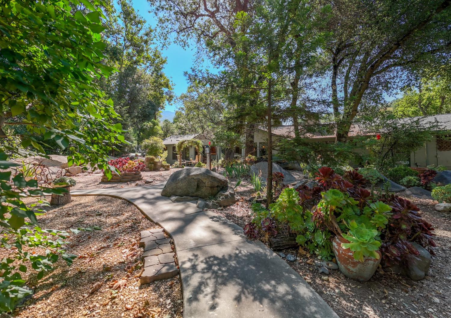 33720 Globe Dr, Springville, CA 93265