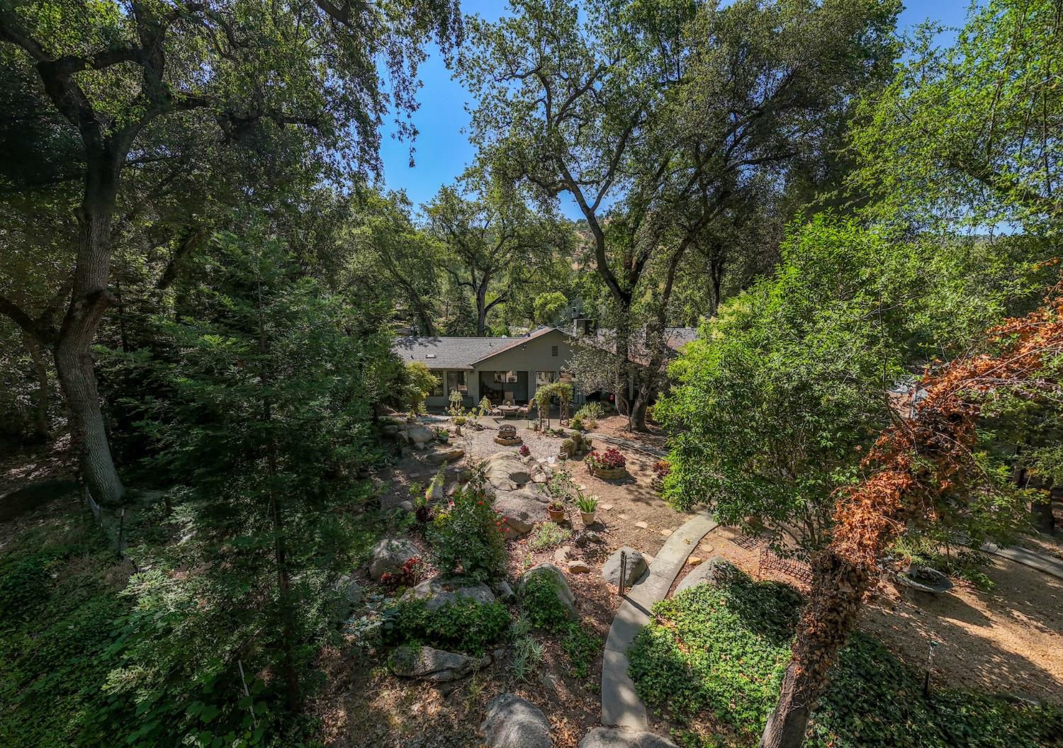 33720 Globe Dr, Springville, CA 93265