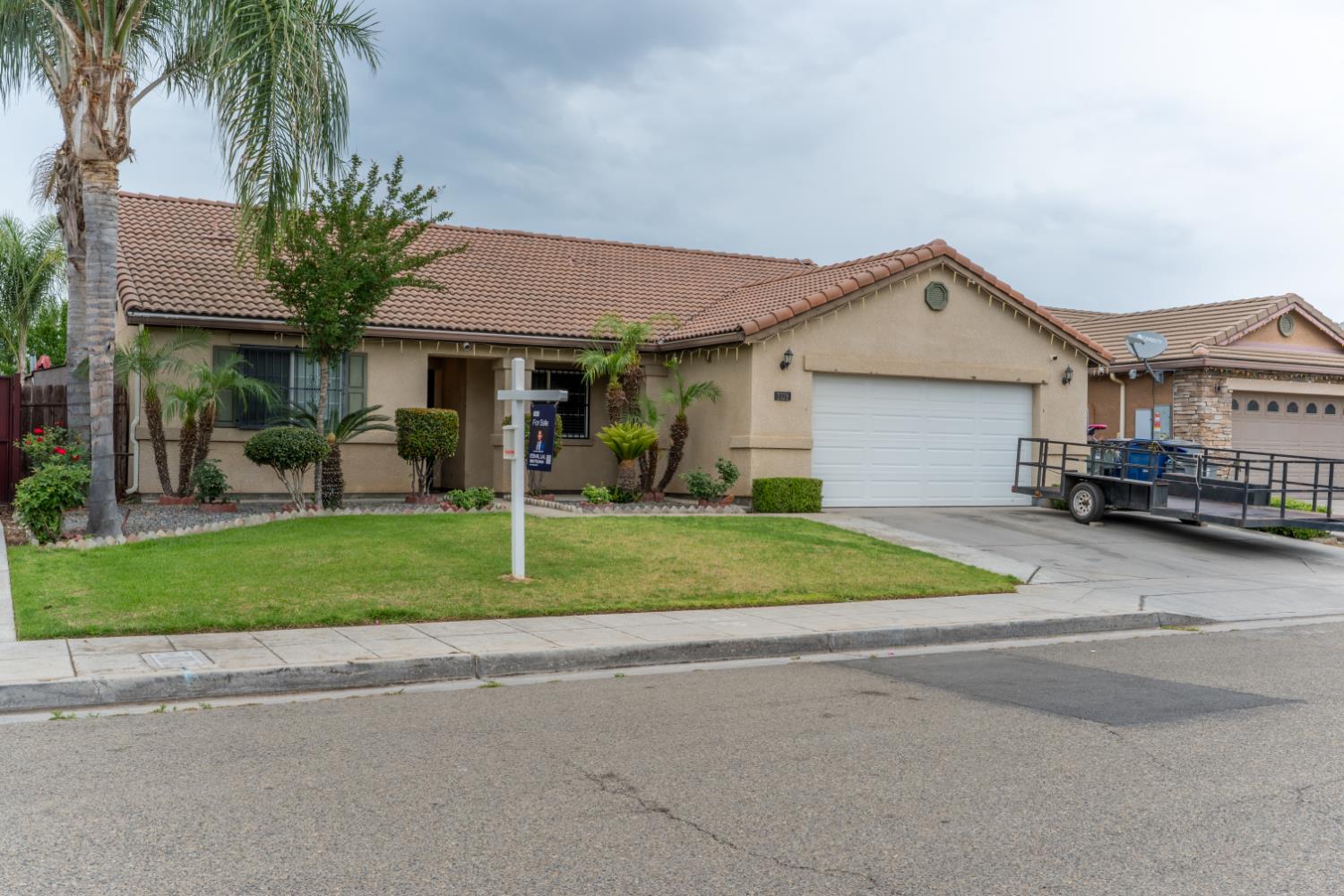 3329 N Gregory Ave, Fresno, CA 93722