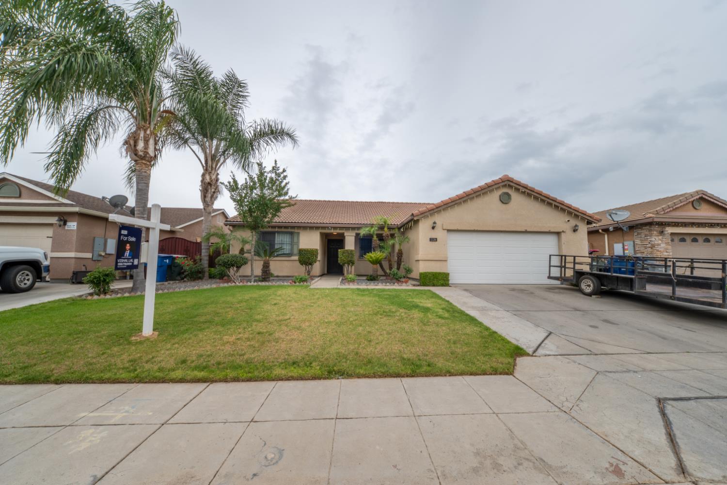 3329 N Gregory Ave, Fresno, CA 93722