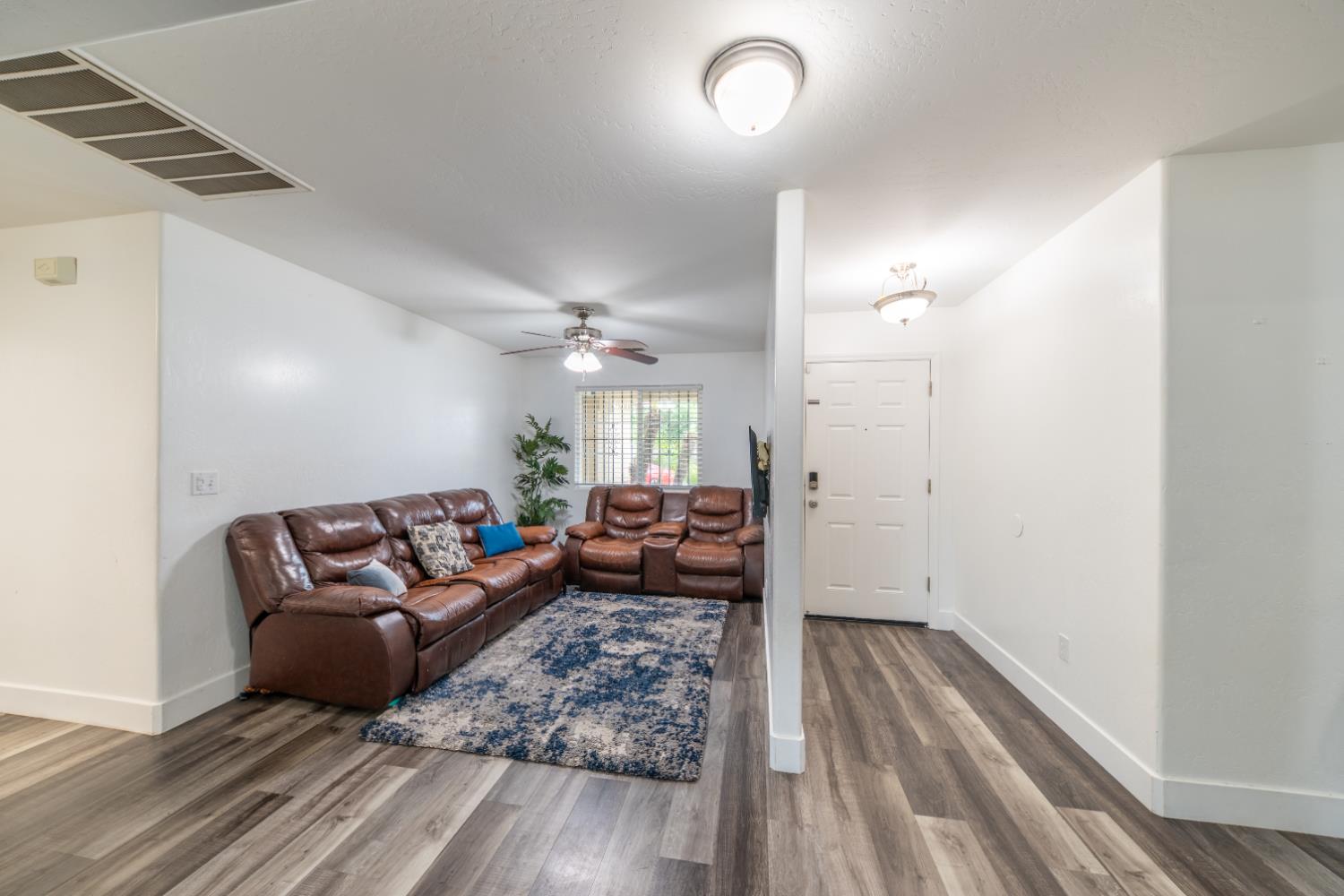 3329 N Gregory Ave, Fresno, CA 93722