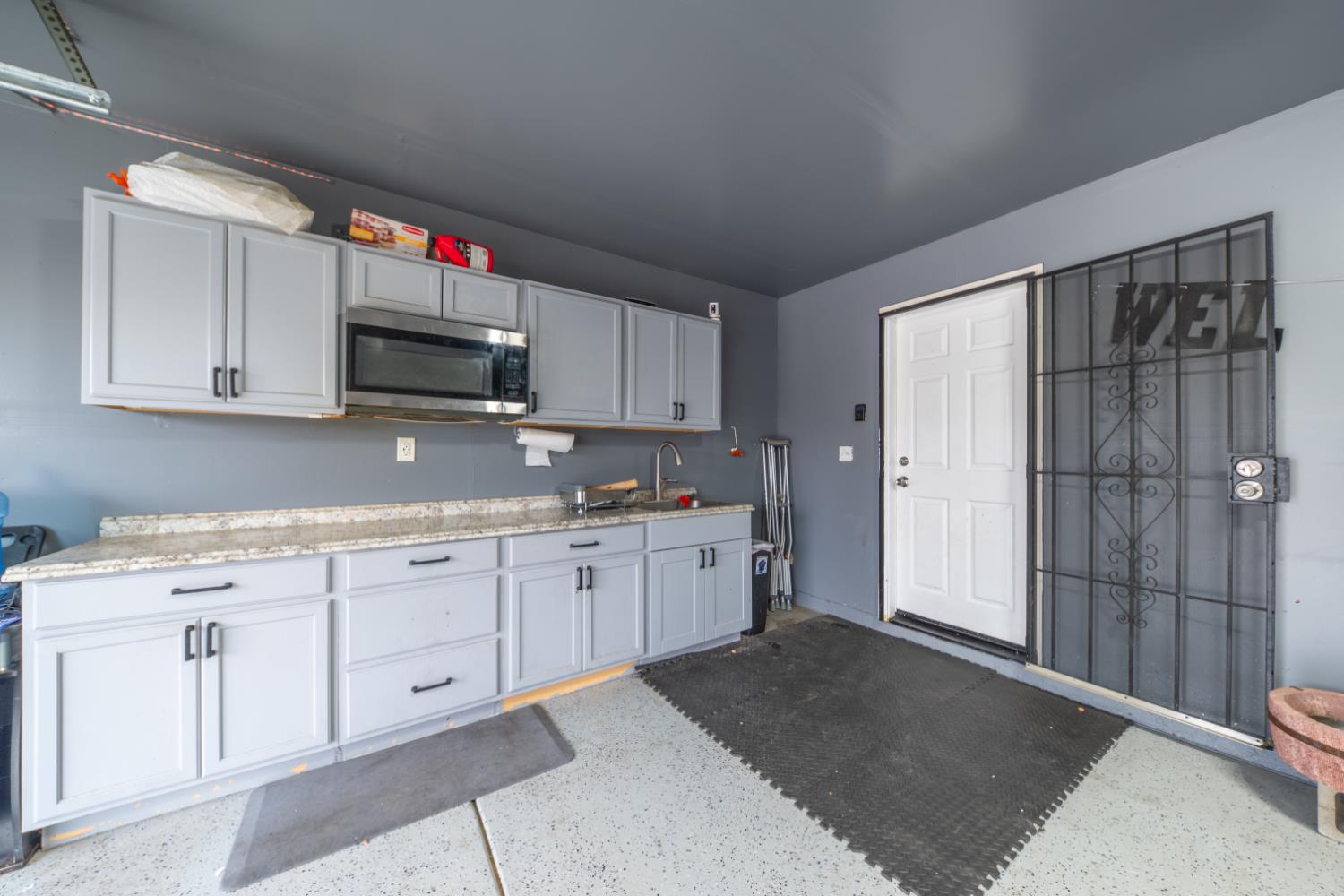 3329 N Gregory Ave, Fresno, CA 93722