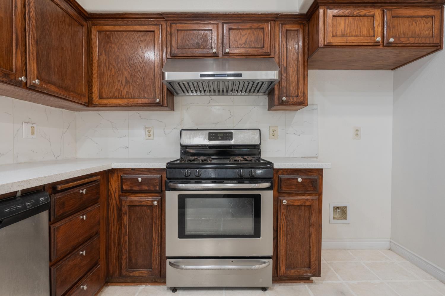 1583 N Carnegie Ave, Fresno, CA 93722