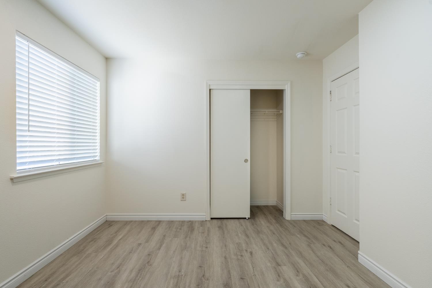 1583 N Carnegie Ave, Fresno, CA 93722