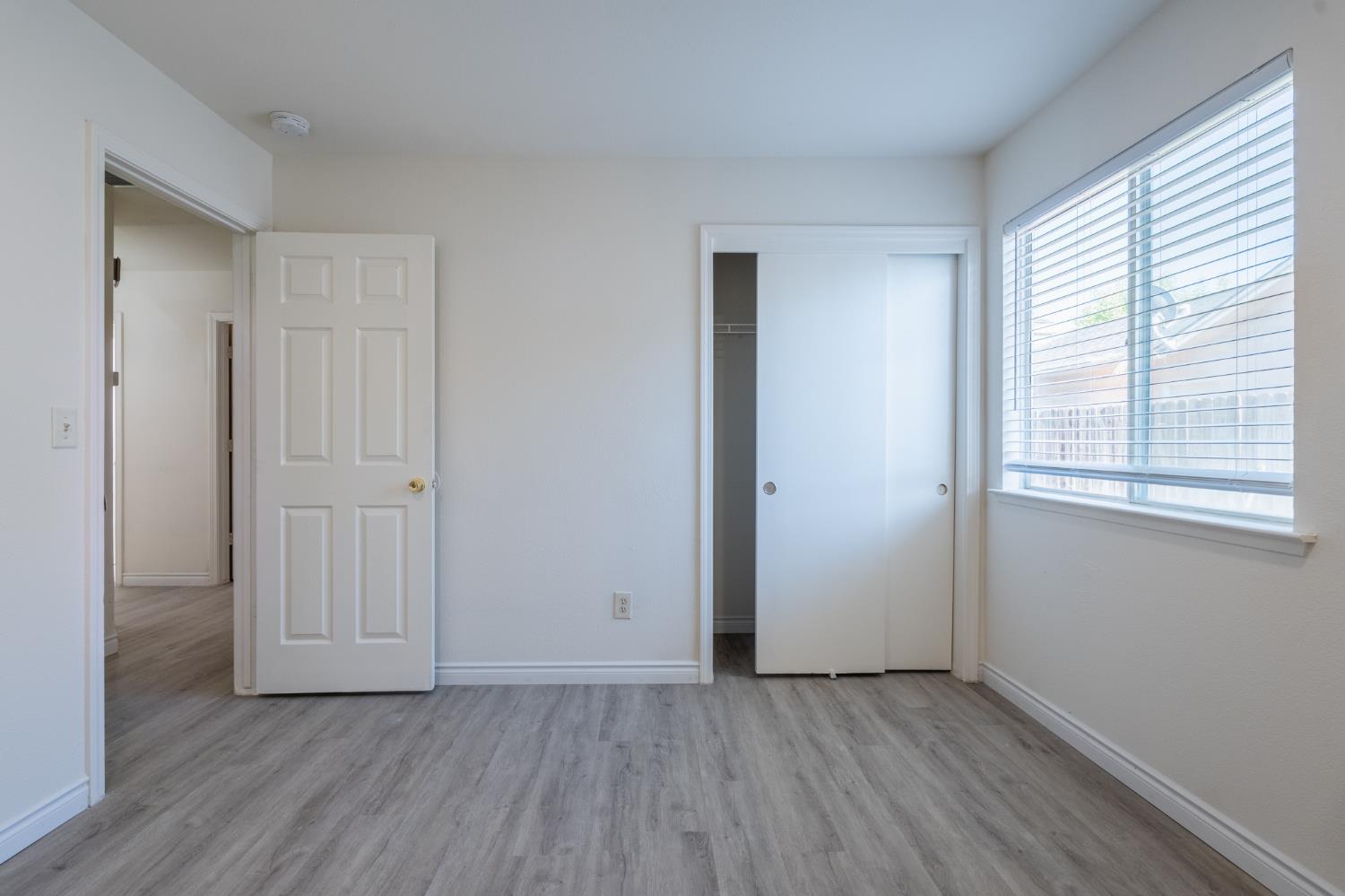 1583 N Carnegie Ave, Fresno, CA 93722
