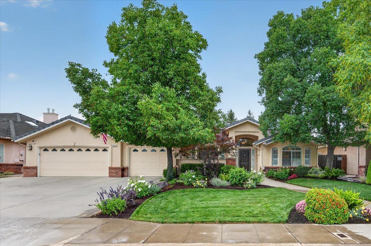 2831 Indianapolis Ave, Clovis, CA 93611