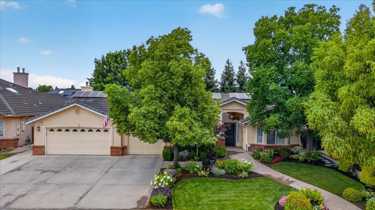 2831 Indianapolis Ave, Clovis, CA 93611