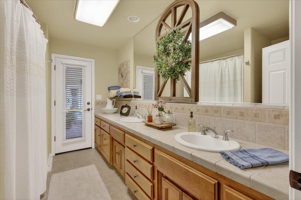 2831 Indianapolis Ave, Clovis, CA 93611