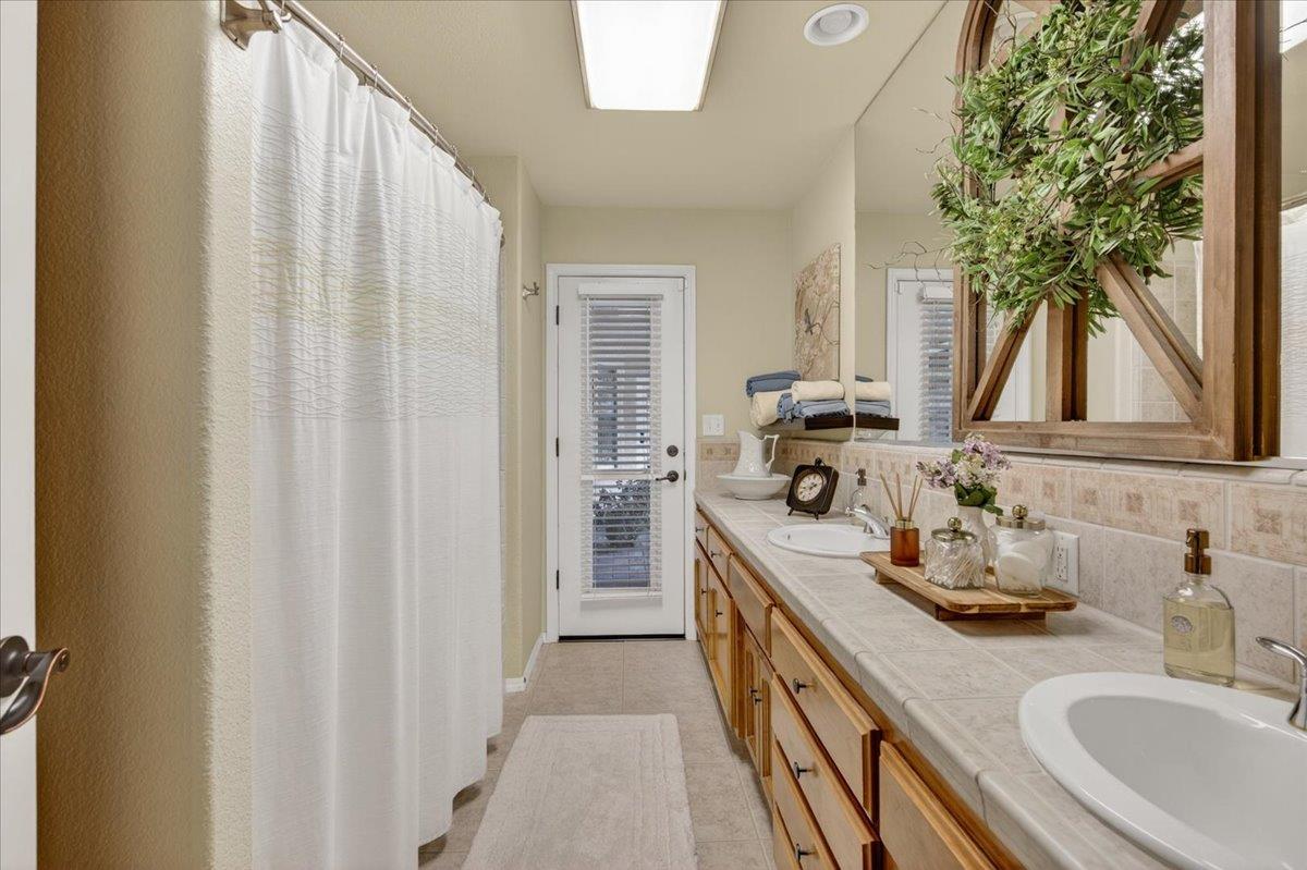 2831 Indianapolis Ave, Clovis, CA 93611