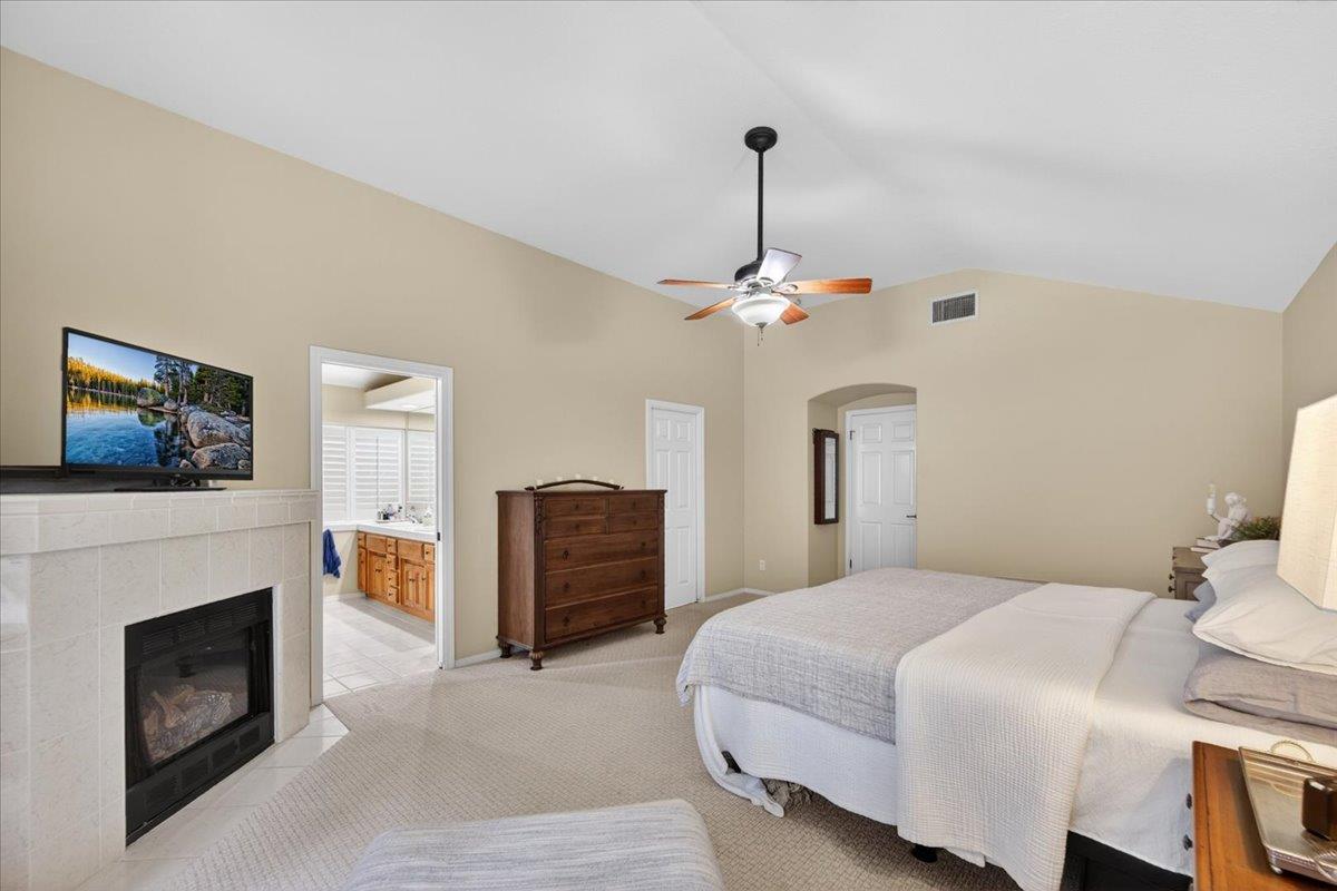 2831 Indianapolis Ave, Clovis, CA 93611