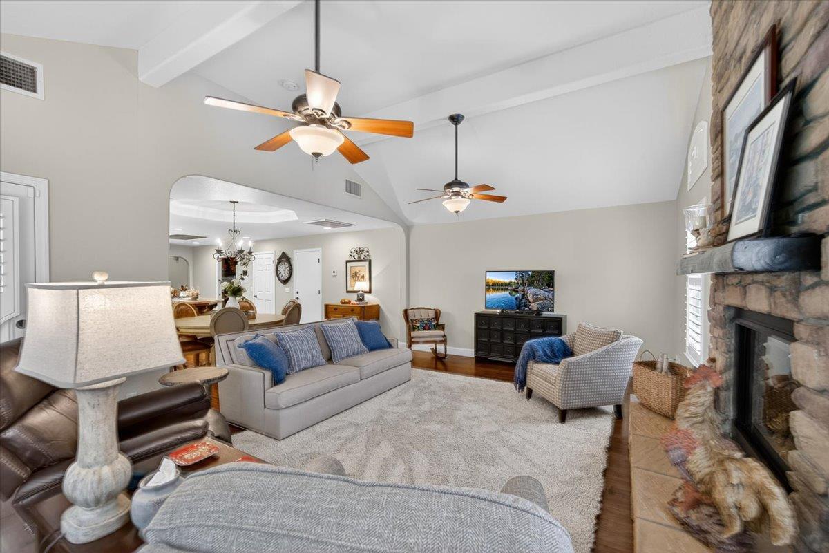 2831 Indianapolis Ave, Clovis, CA 93611