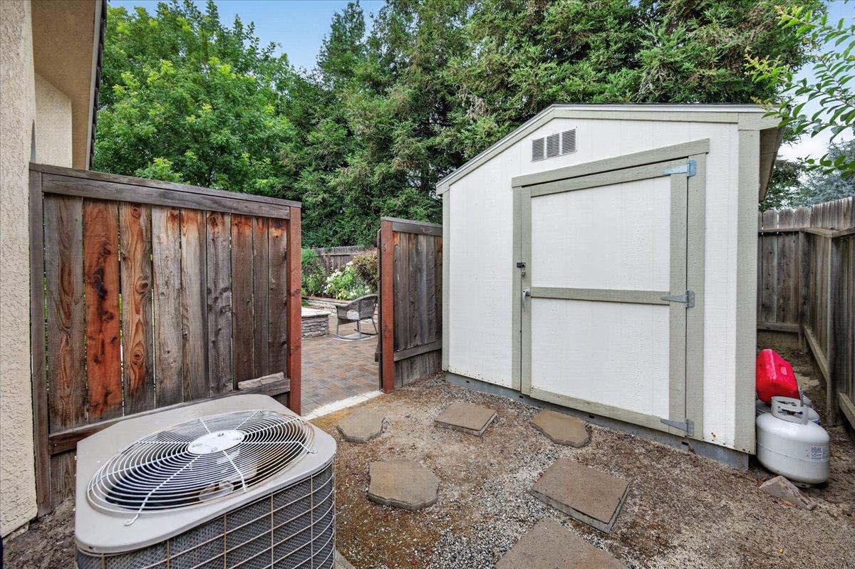 2831 Indianapolis Ave, Clovis, CA 93611