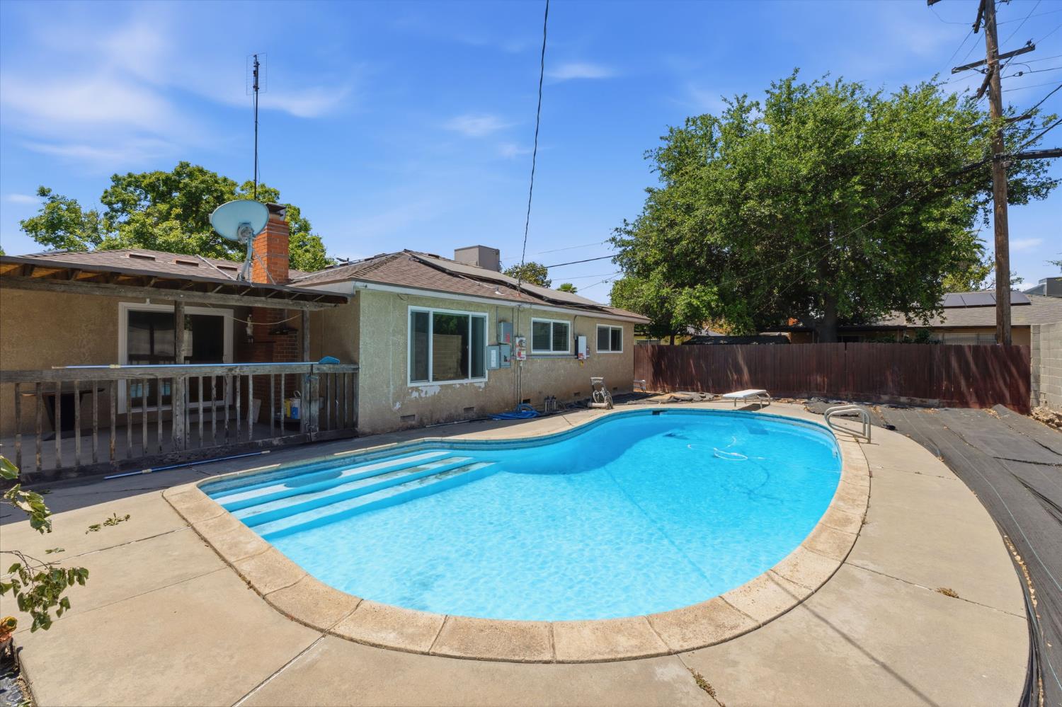 712 E San Ramon Ave, Fresno, CA 93710