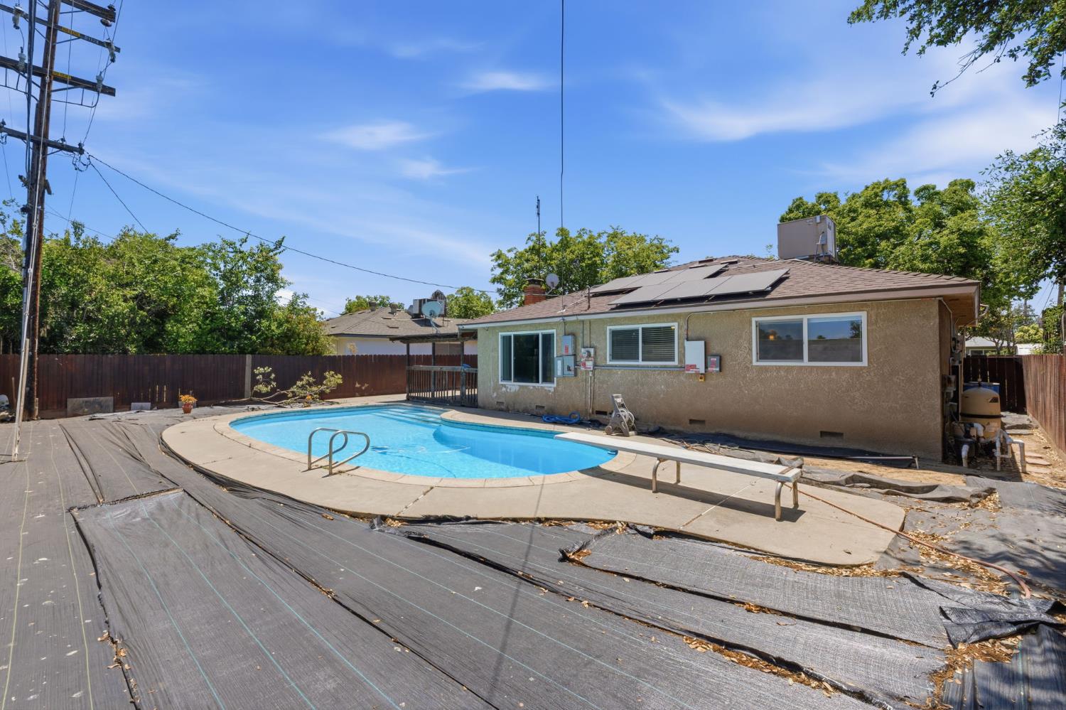 712 E San Ramon Ave, Fresno, CA 93710