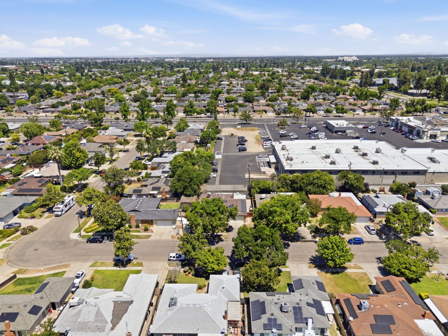 712 E San Ramon Ave, Fresno, CA 93710