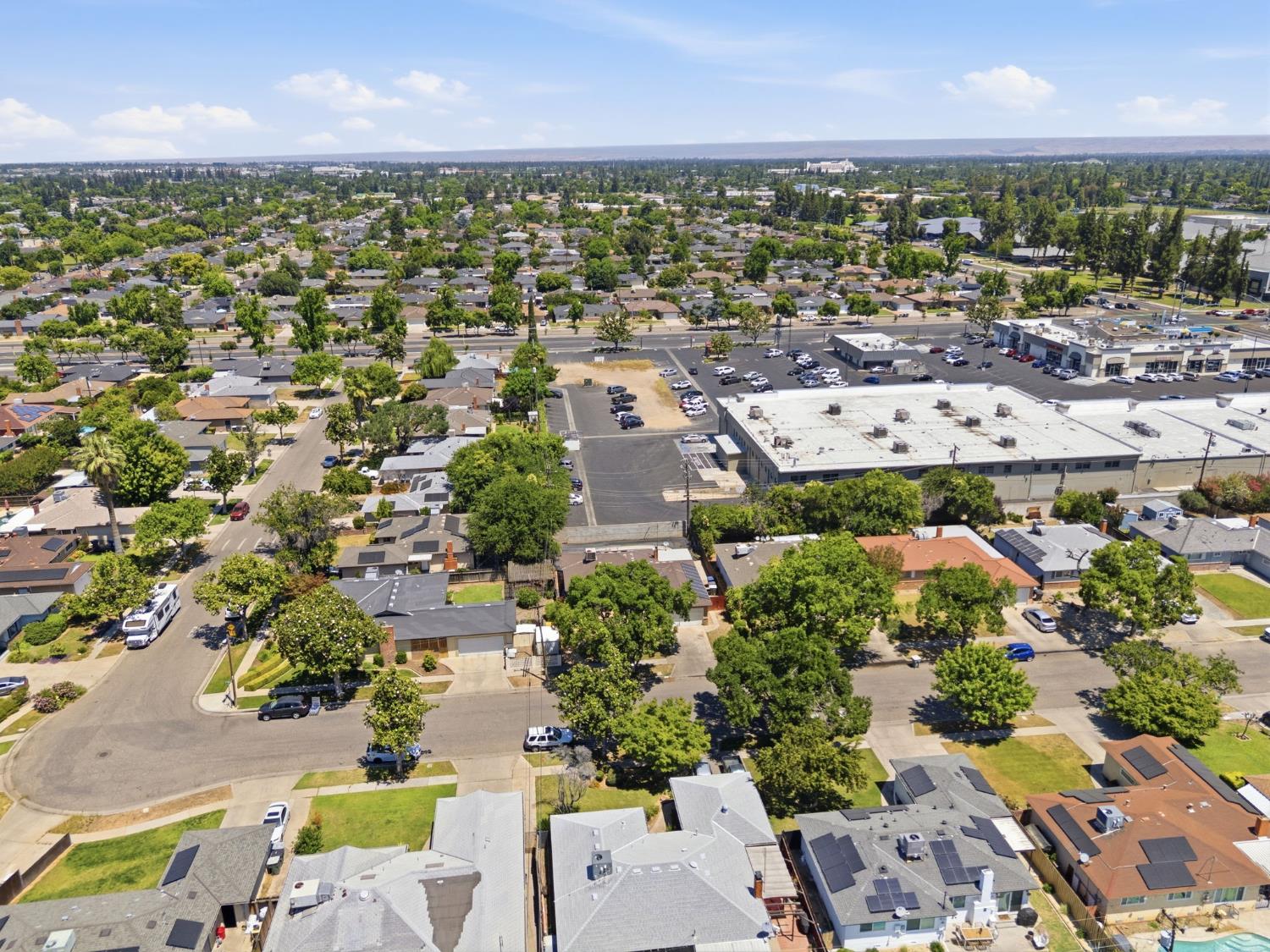 712 E San Ramon Ave, Fresno, CA 93710