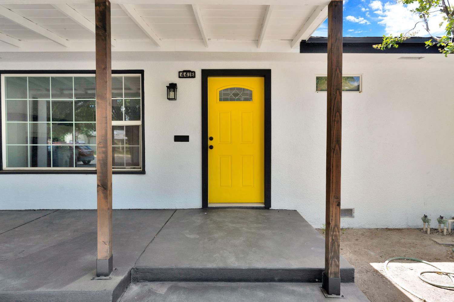 4416 E Curran Dr, Fresno, CA 93703