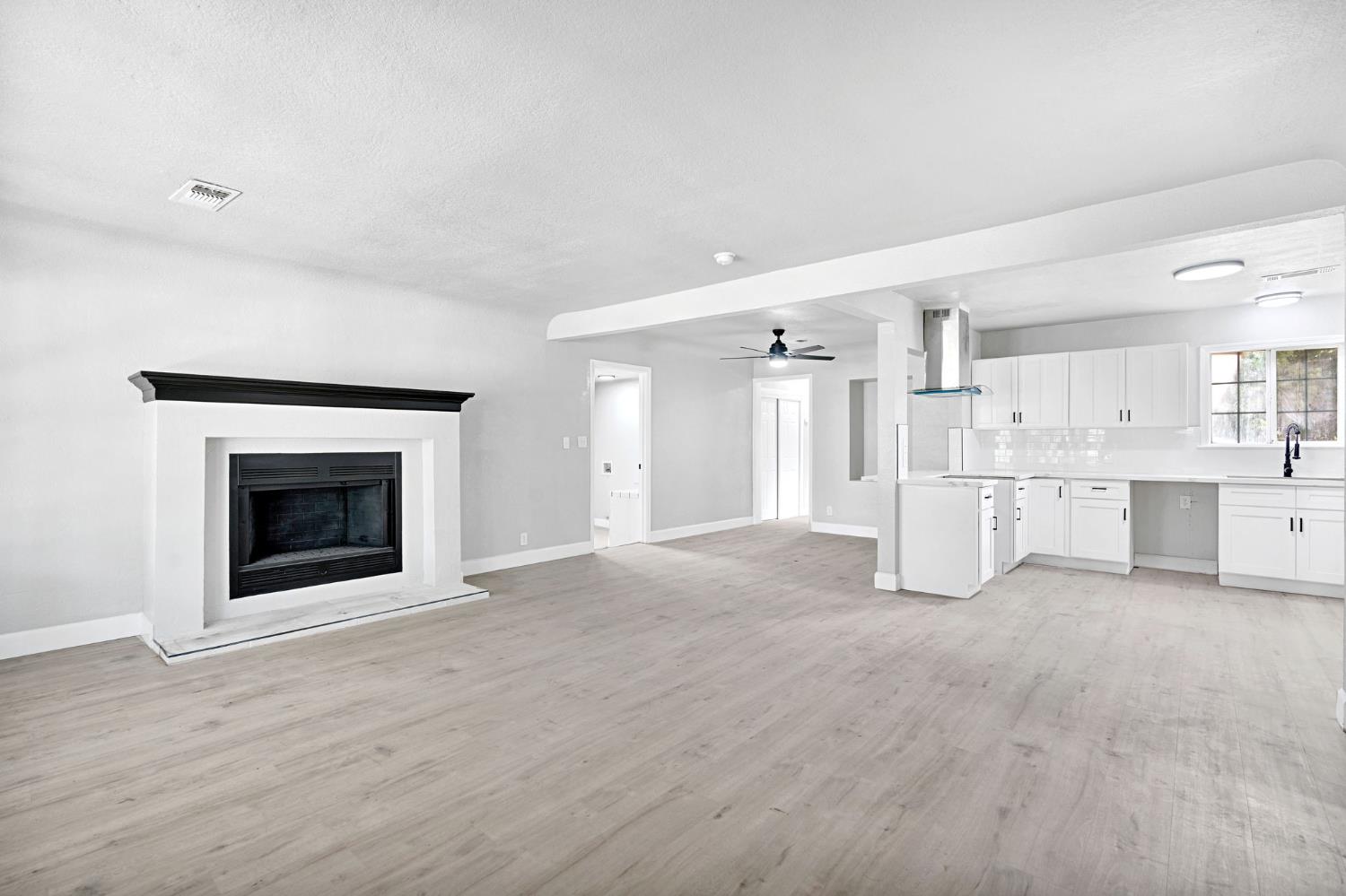 4416 E Curran Dr, Fresno, CA 93703
