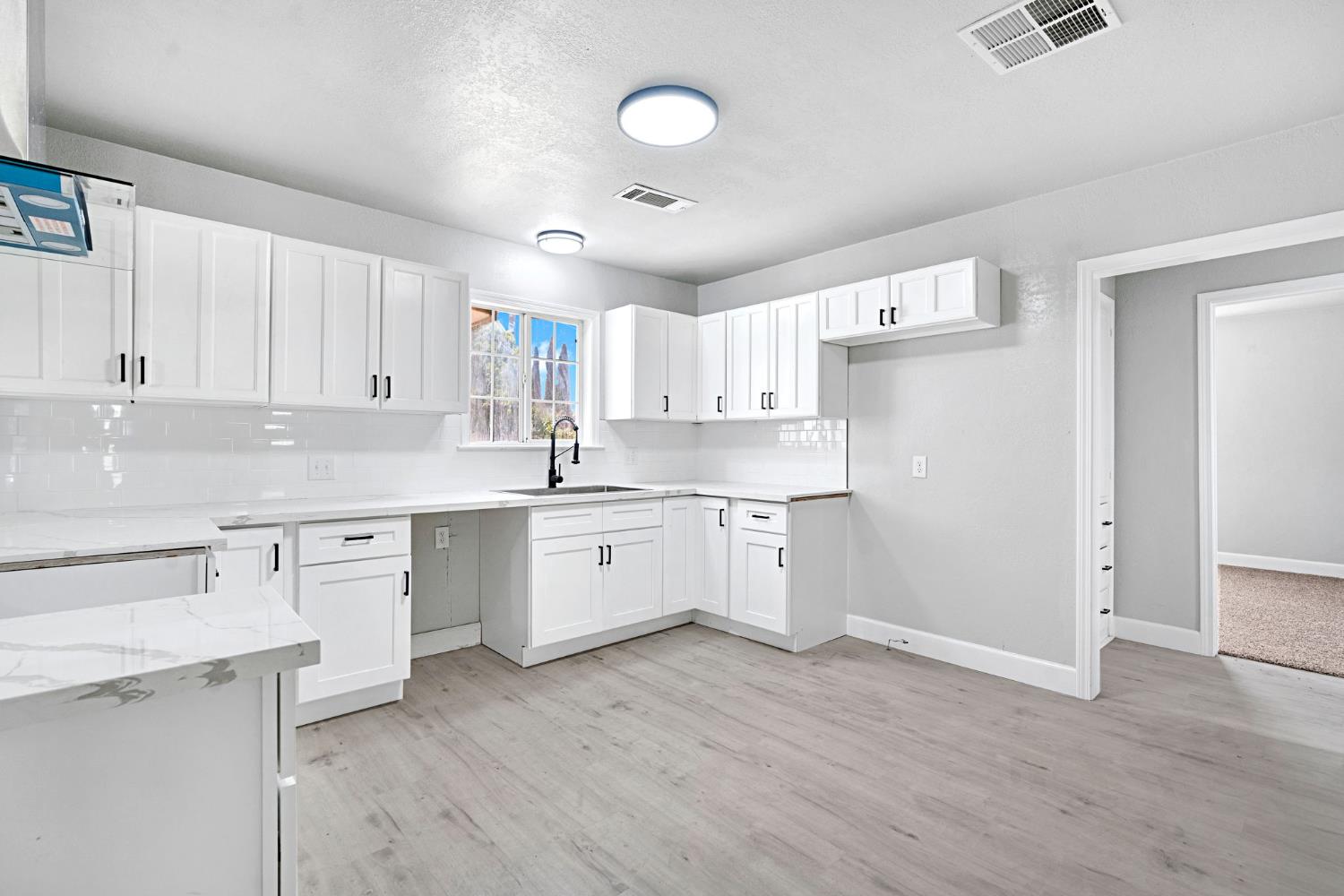4416 E Curran Dr, Fresno, CA 93703