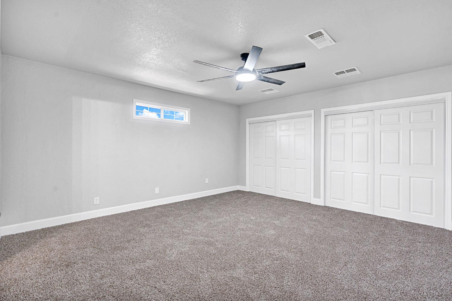 4416 E Curran Dr, Fresno, CA 93703