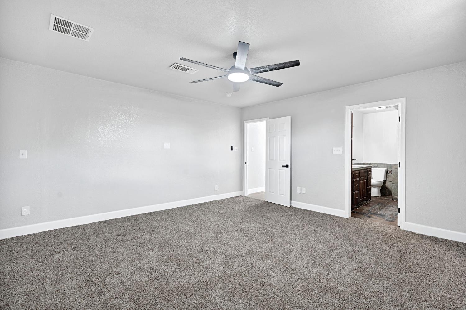 4416 E Curran Dr, Fresno, CA 93703