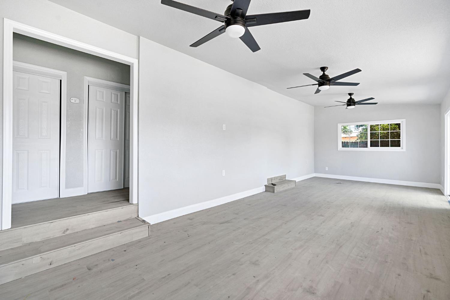 4416 E Curran Dr, Fresno, CA 93703