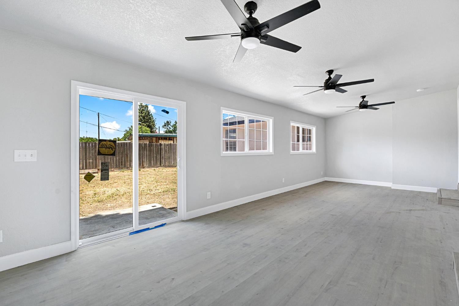 4416 E Curran Dr, Fresno, CA 93703