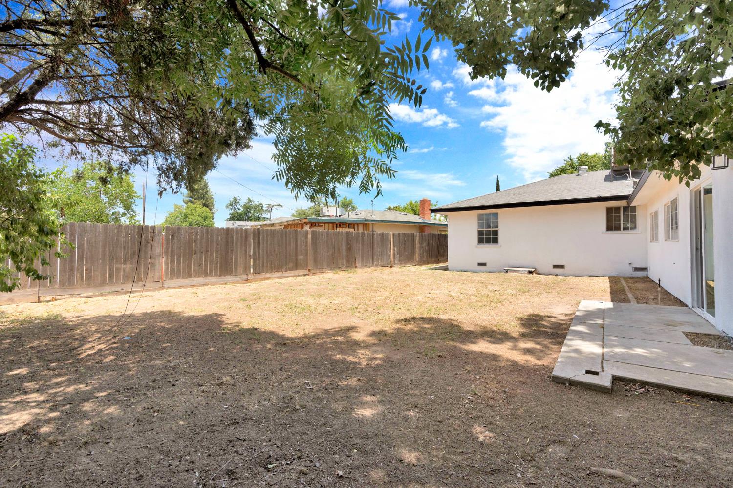 4416 E Curran Dr, Fresno, CA 93703