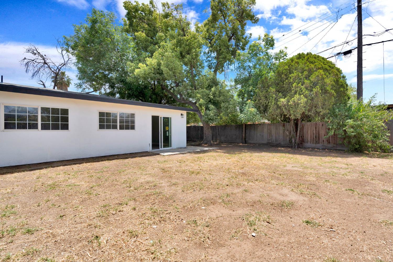 4416 E Curran Dr, Fresno, CA 93703