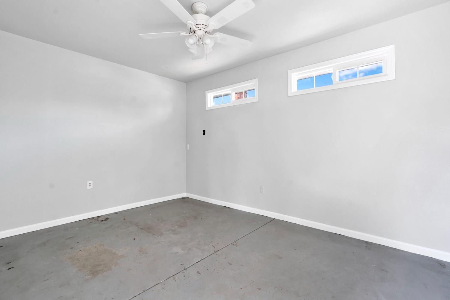 4416 E Curran Dr, Fresno, CA 93703