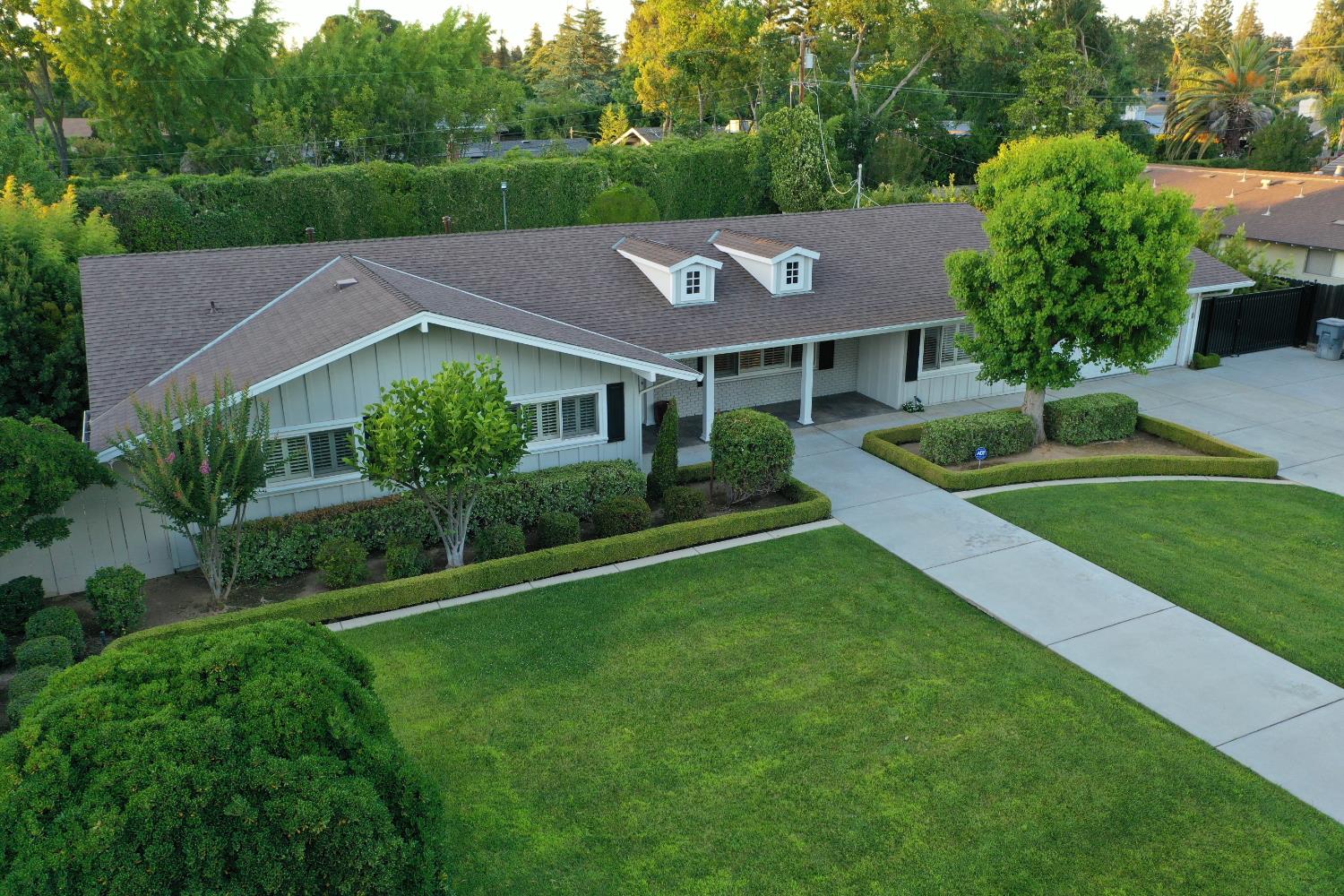 2530 W Dovewood Ln, Fresno, CA 93711