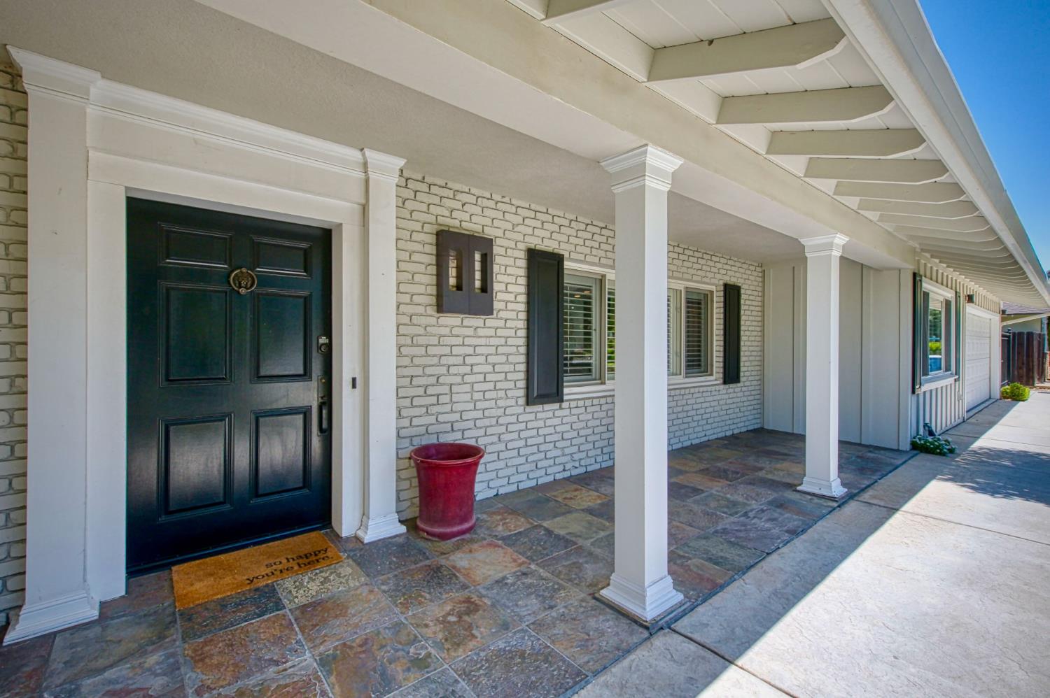 2530 W Dovewood Ln, Fresno, CA 93711