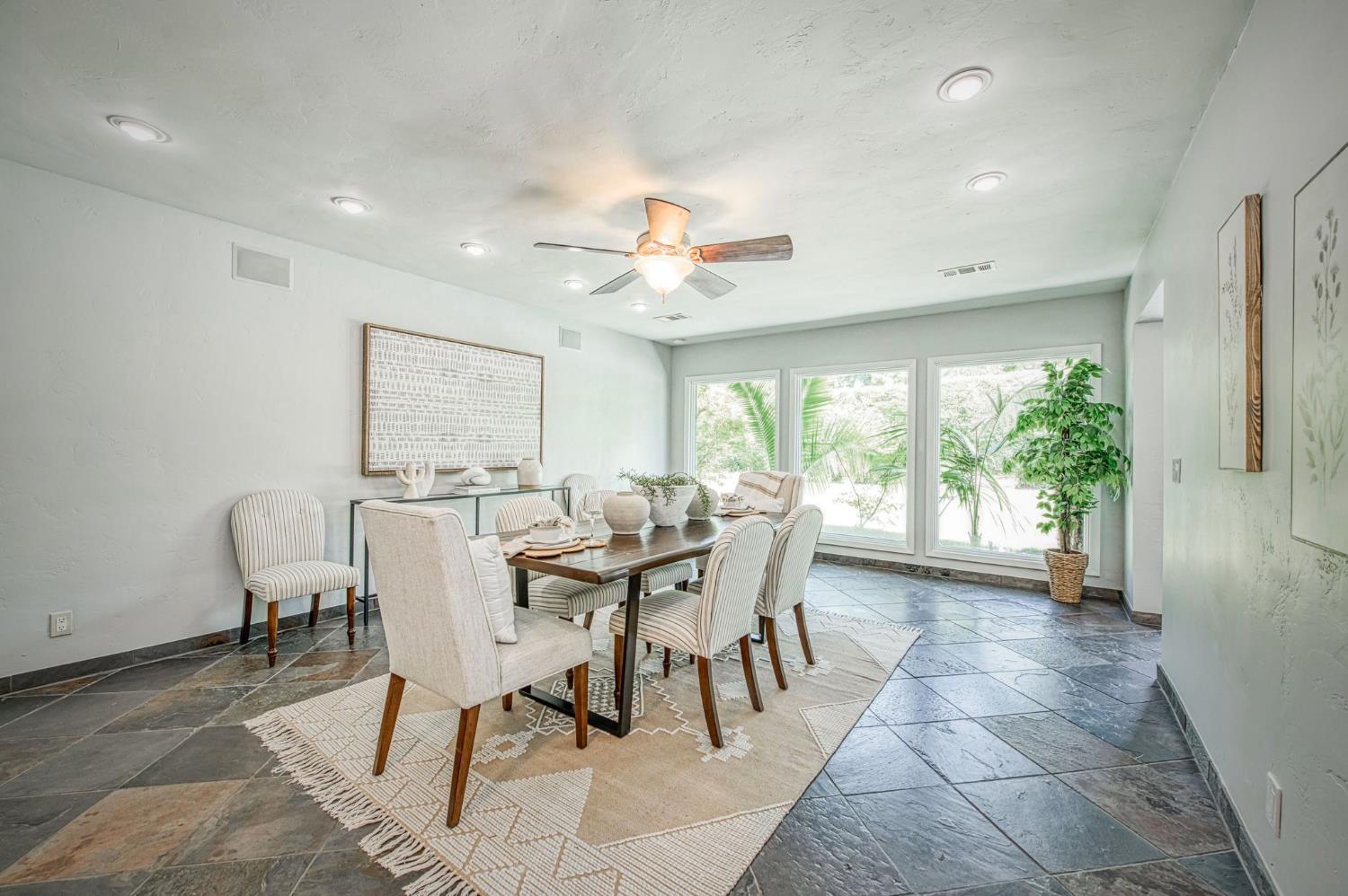 2530 W Dovewood Ln, Fresno, CA 93711