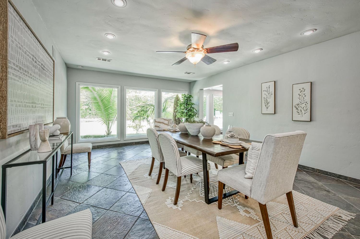 2530 W Dovewood Ln, Fresno, CA 93711
