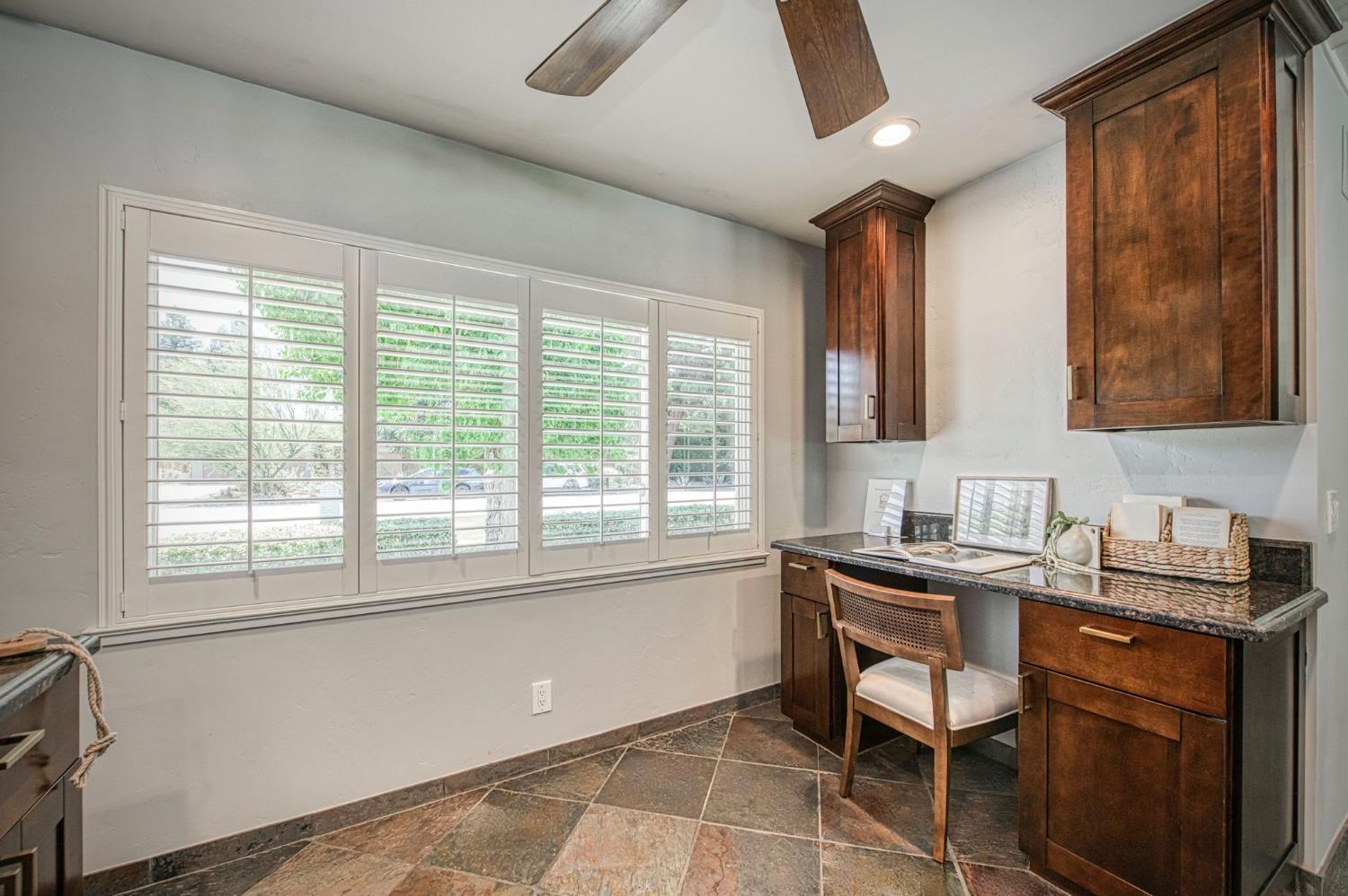 2530 W Dovewood Ln, Fresno, CA 93711