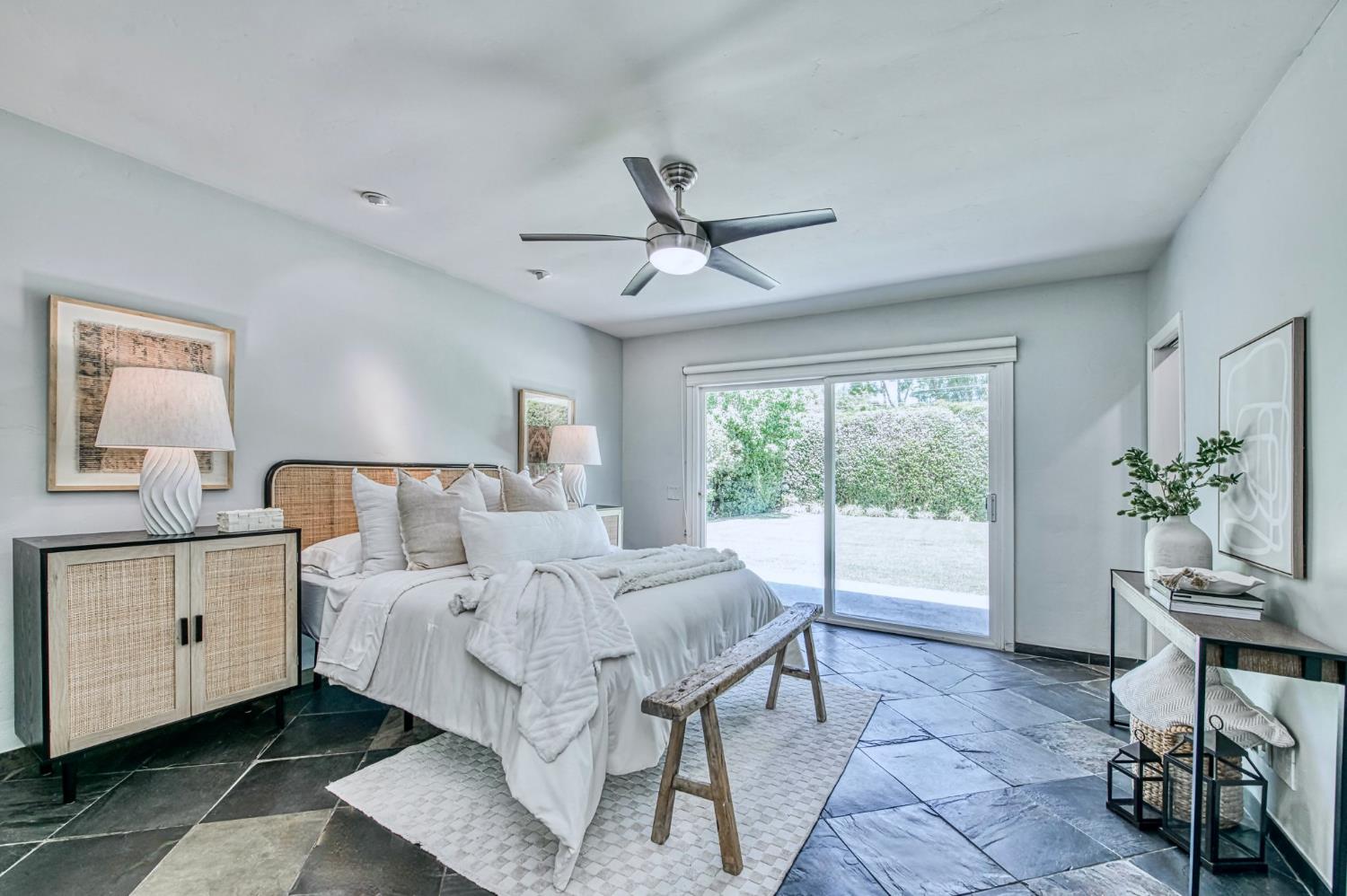 2530 W Dovewood Ln, Fresno, CA 93711
