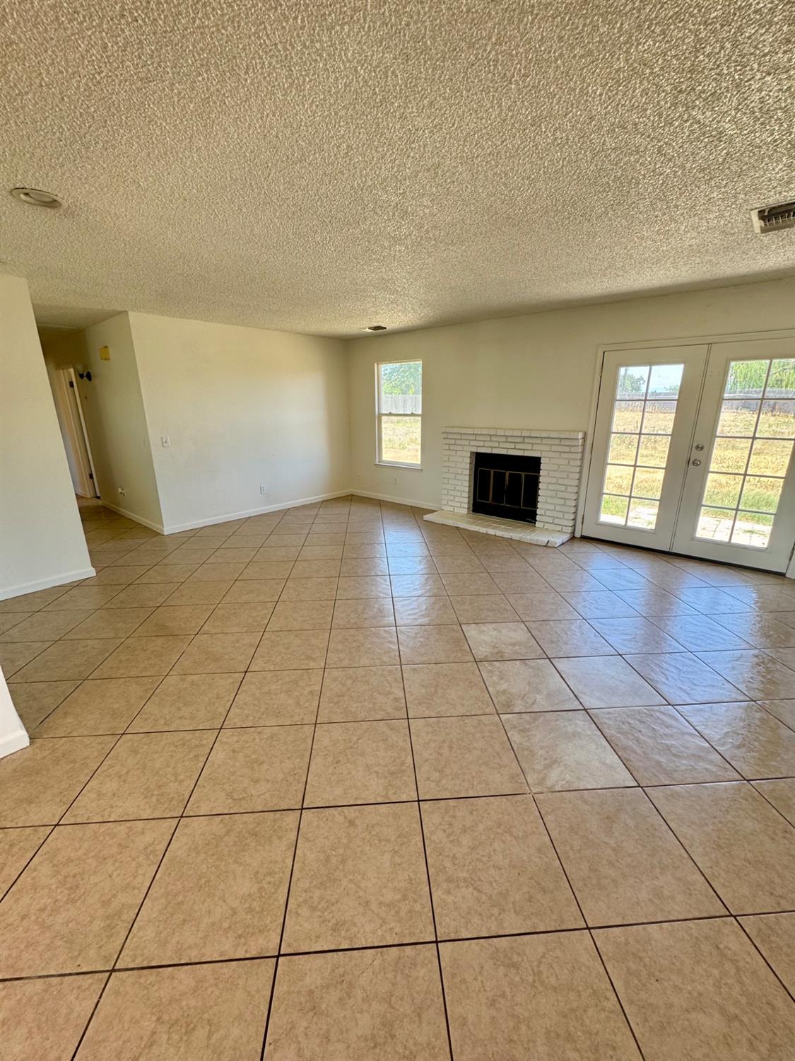 26295 Dillon Way, Madera, CA 93638