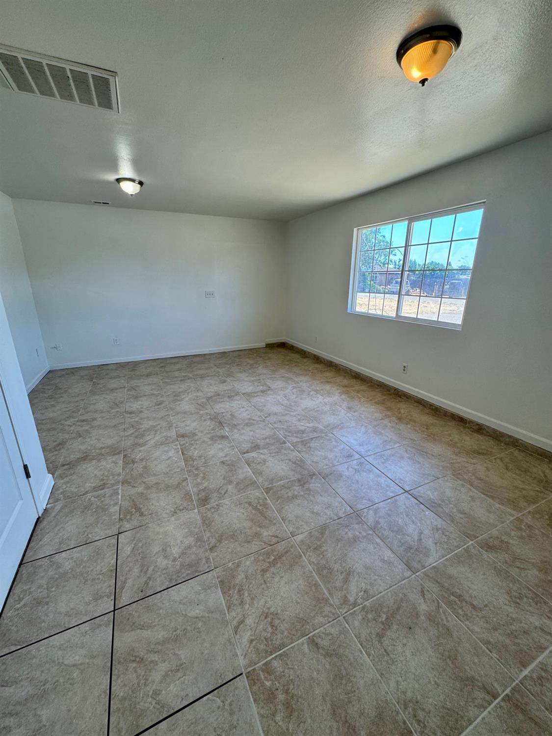26295 Dillon Way, Madera, CA 93638